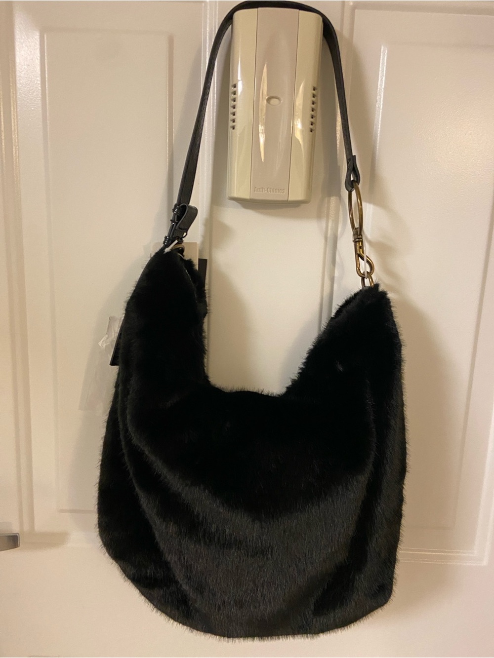 ๐คFAUX FUR Hobo Bag with a Faux Leather Crossbody! 2 Bags!๐ค - Picture 5 of 11